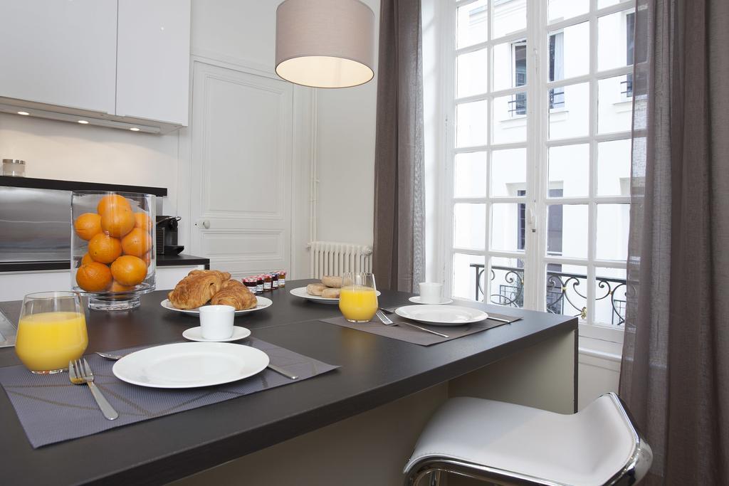 Livinparis - Luxury 2 Bedrooms Le Marais I Pokój zdjęcie